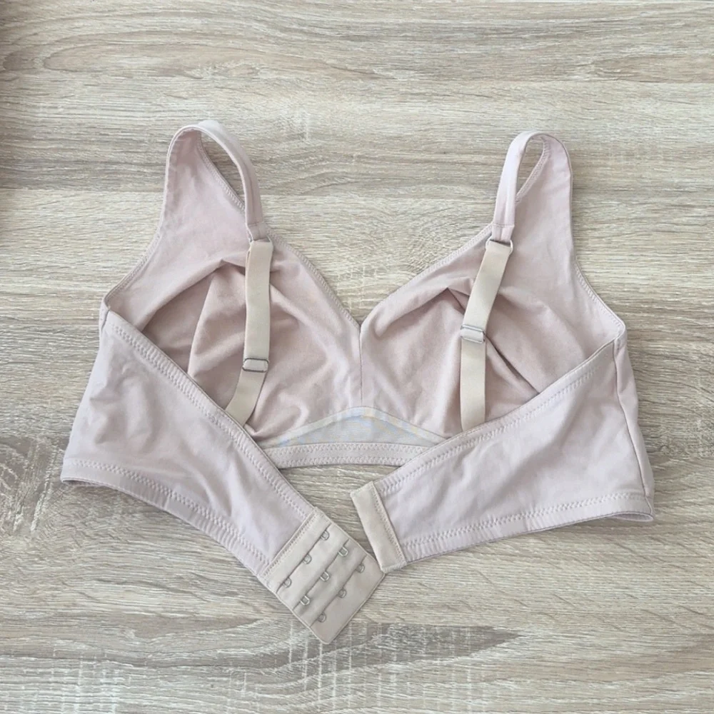 Hanro Beige Nude Cotton Sensation Wire-Free Bra‎ Size 40D - Picture 4 of 6